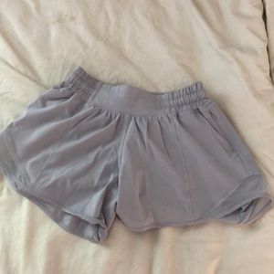 LULU LEMON HOTTY HOT SHORT GREY LILAC (2 TALL)